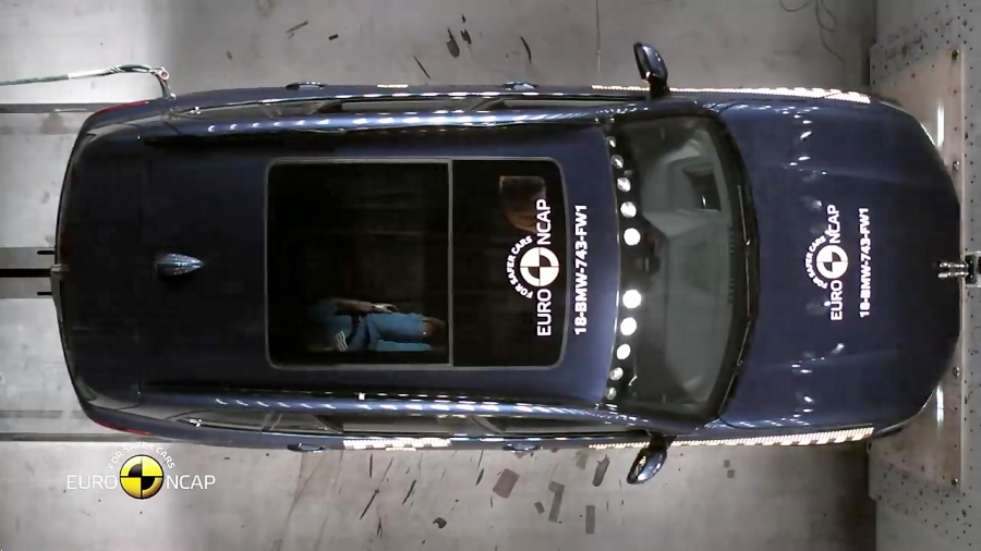 تست تصادف ب ام و X5