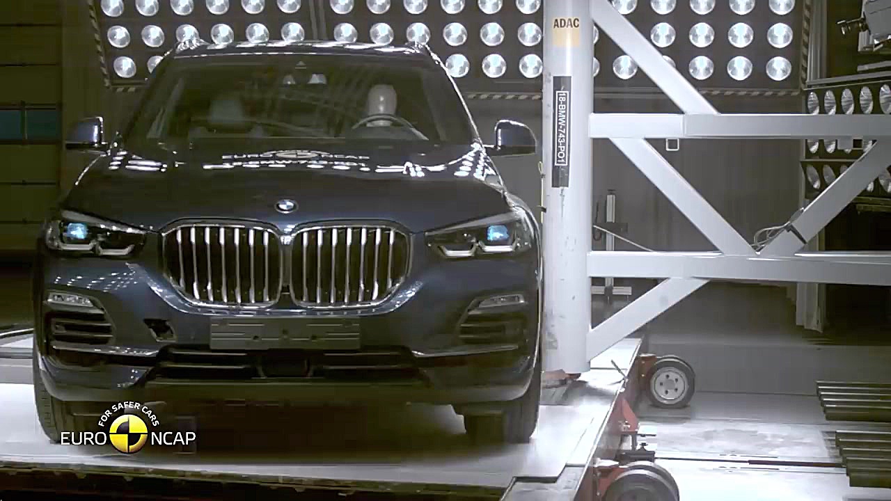 تست تصادف ب ام و X5