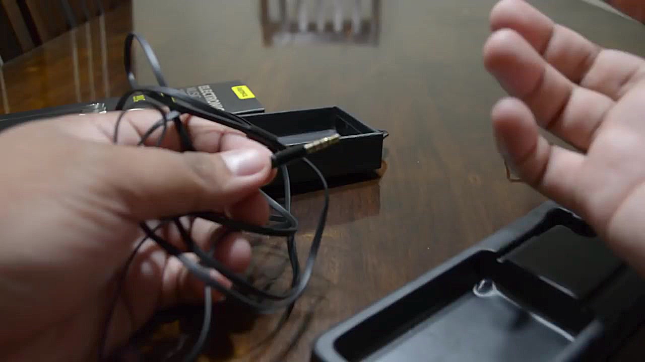 آنباکس هندزفری ریمکس مدل REMAX...