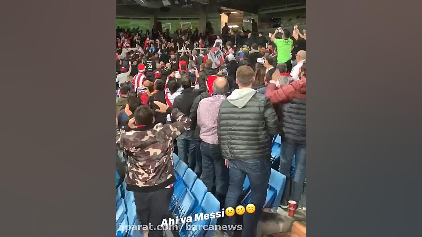 تشویق مسی پس از ورود به سانتیا...