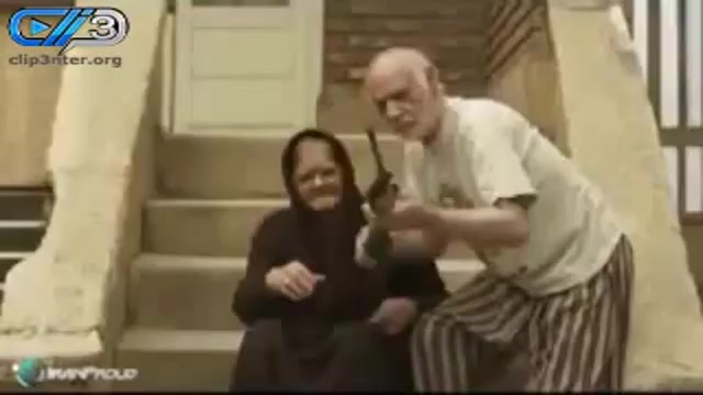 اکبر عبدی در نقش خانم