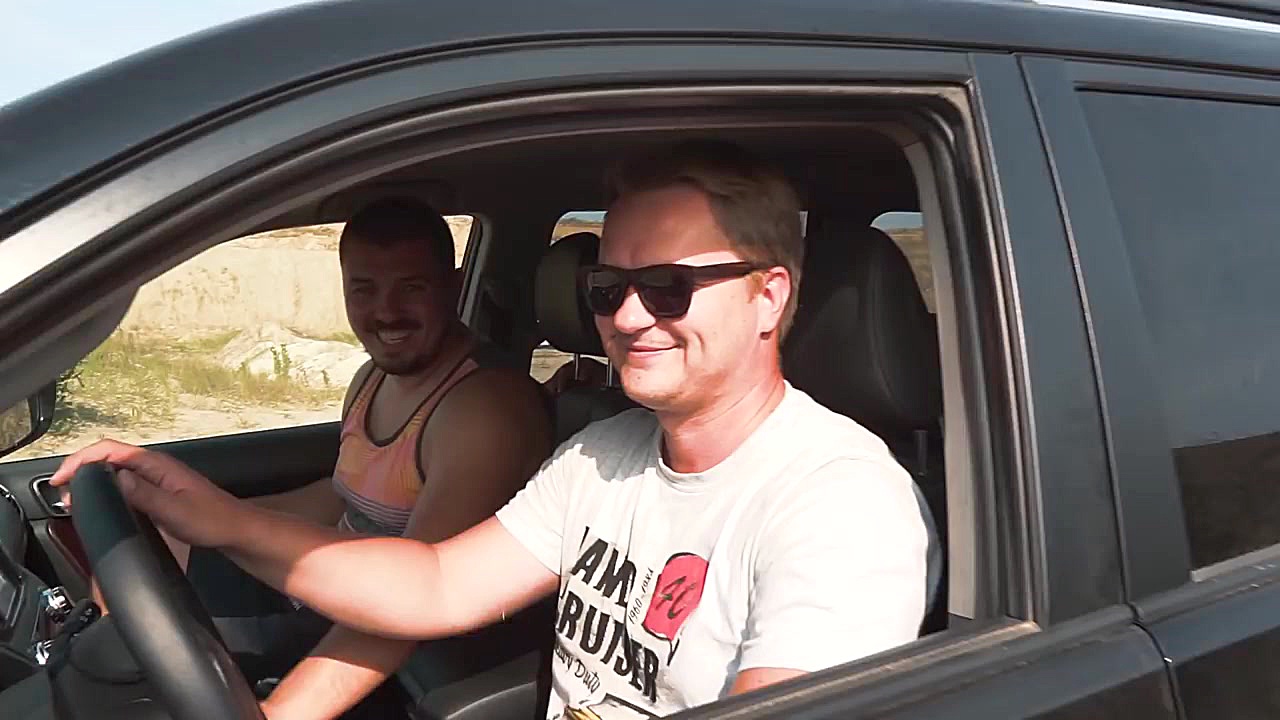 آفرود با شاسی بلندهای لوکس (قس...