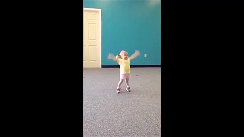 رقص زومبای دختر کوچولو