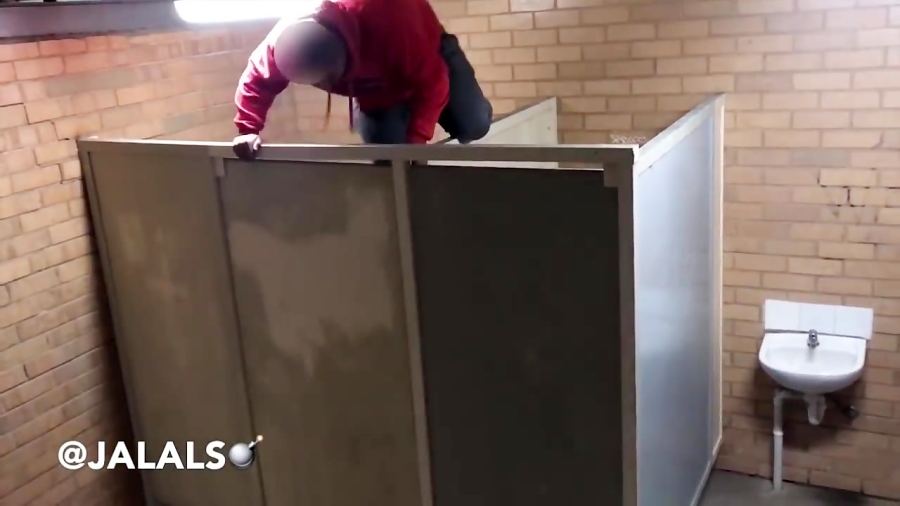 دوربین مخفی  ترسوندن مردم با ع...