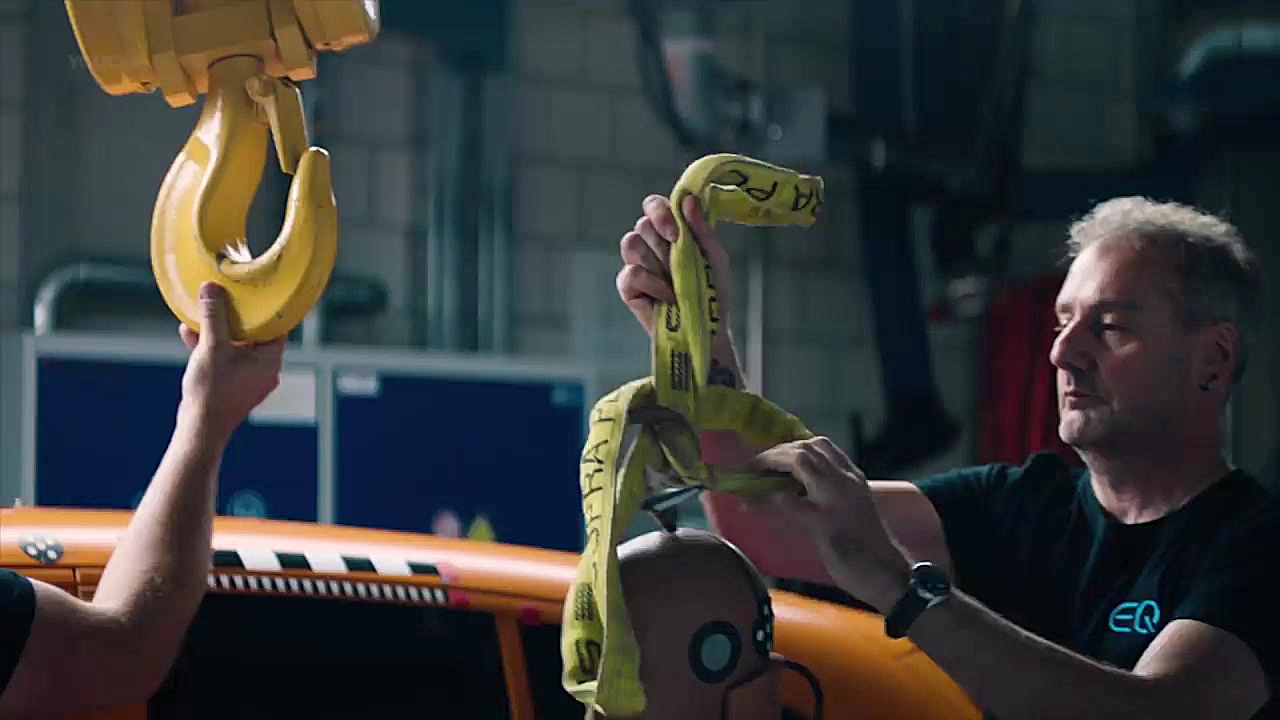 تست ایمنی شاسی بلند الکتریکی م...