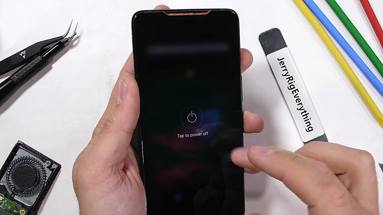 کالبدشکافی گوشی مخصوص بازی ایس...