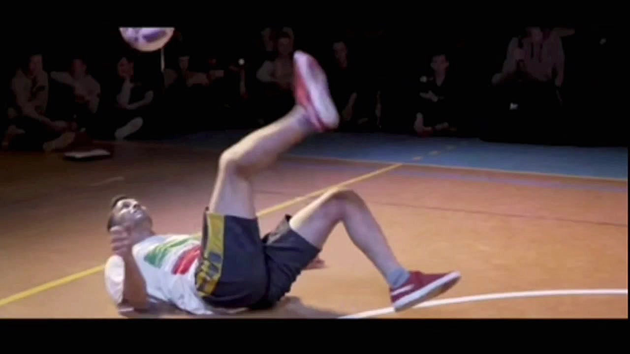 احمدرضا قهرمان فوتبال نمایشی ا...