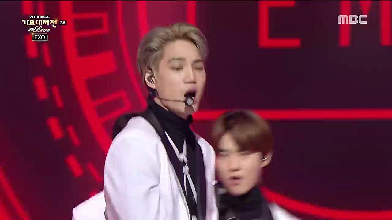 اجرای زنده گروه اکسو  EXO  Lov...