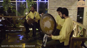 موسیقی زنده سنتی در رستوران دا...