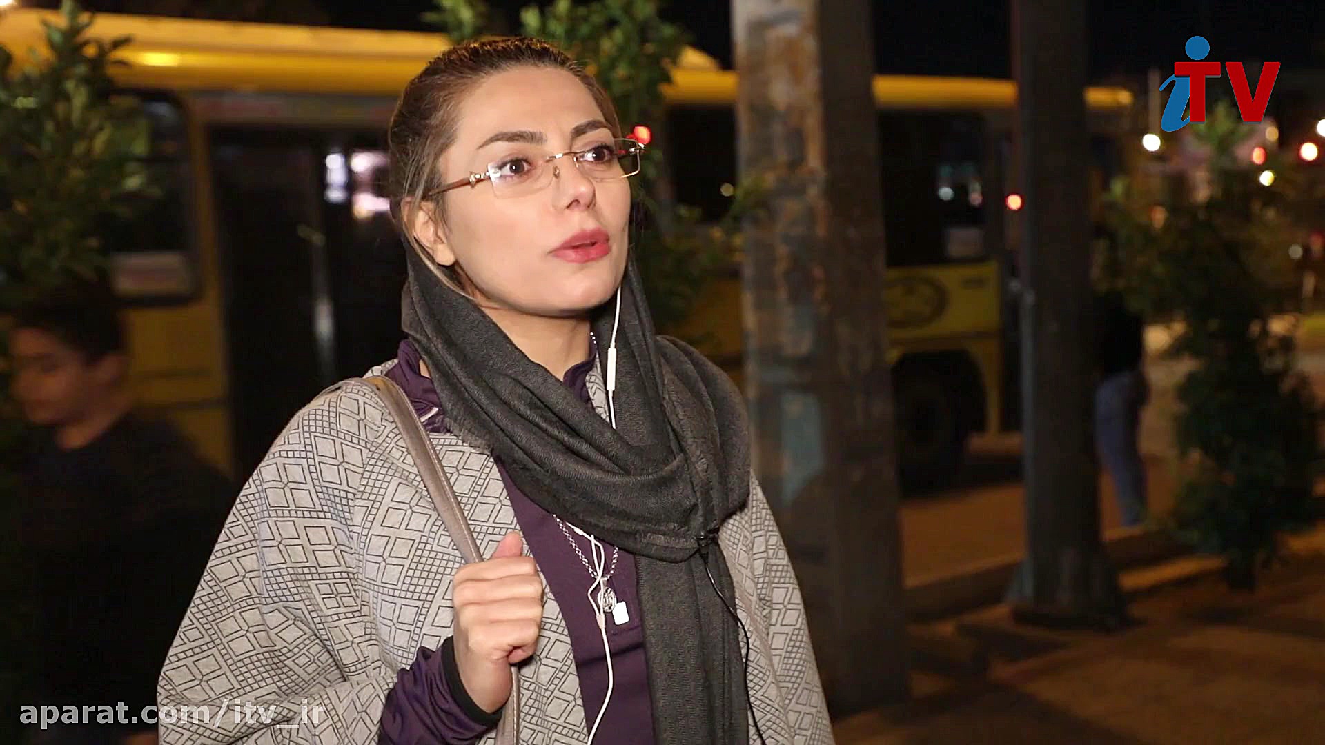 خانواده یا فضای مجازی