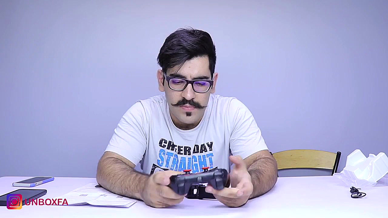 آنباکسینگ دسته گیمینگ