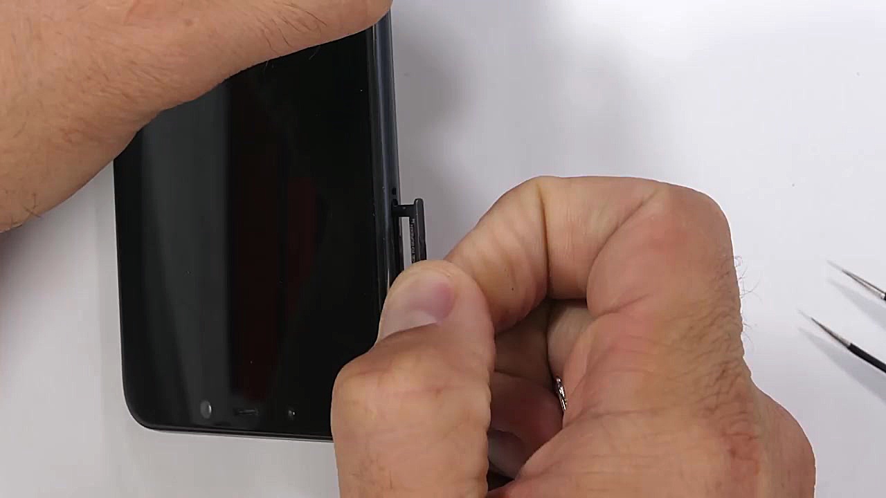 کالبدشکافی بی رحمانه گوشی شیائ...