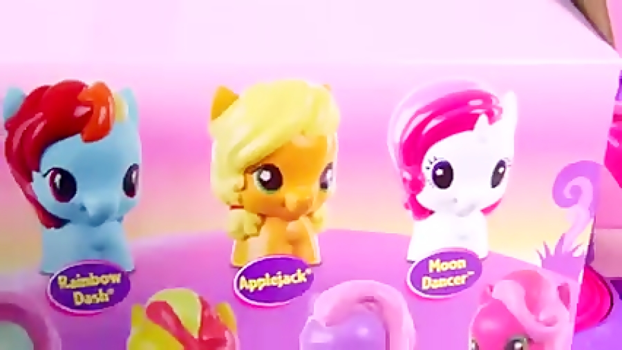 بازی کردن با اسباب بازی پونی ک...