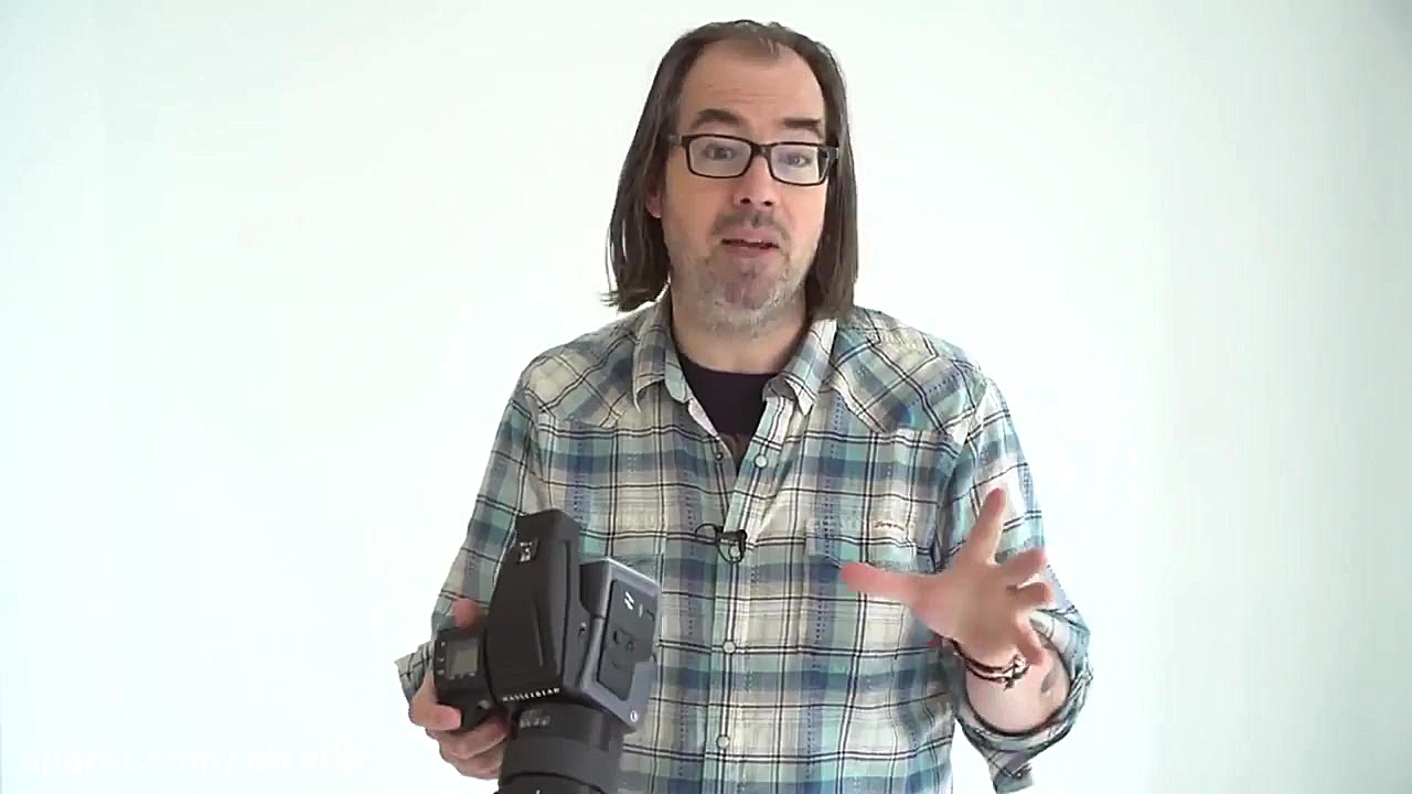 نگاهی به دوربین Hasselblad H6D...