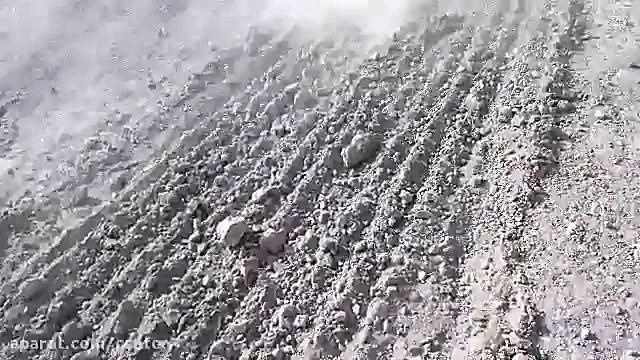 شخم زدن زمین با ادوات کشاورزی...