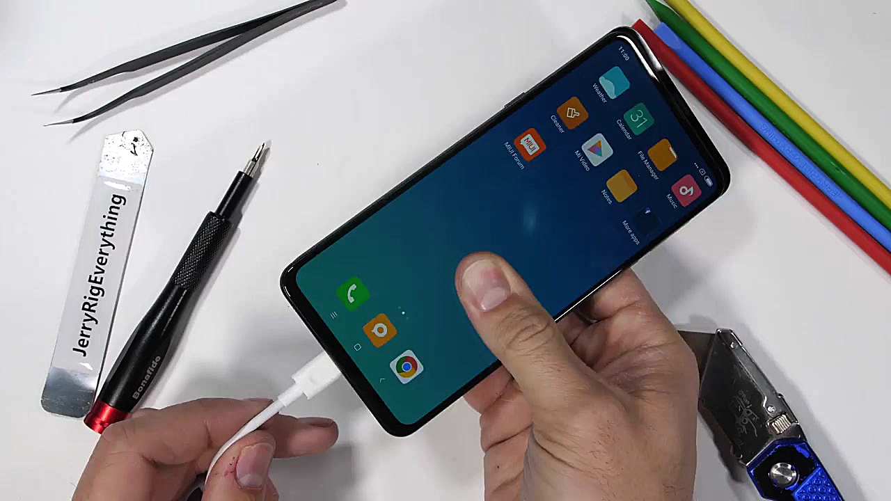 کالبدشکافی گوشی کشویی می میکس...