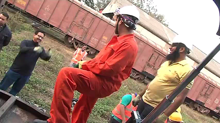 بریدن بدنه قطار با استفاده از...