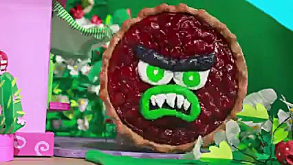 باز کردن اسباب بازی دختر توت ف...