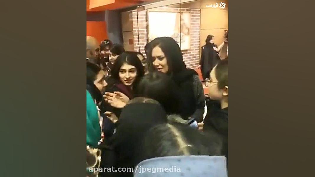 محاصره پریناز ایزدیار در بین ط...