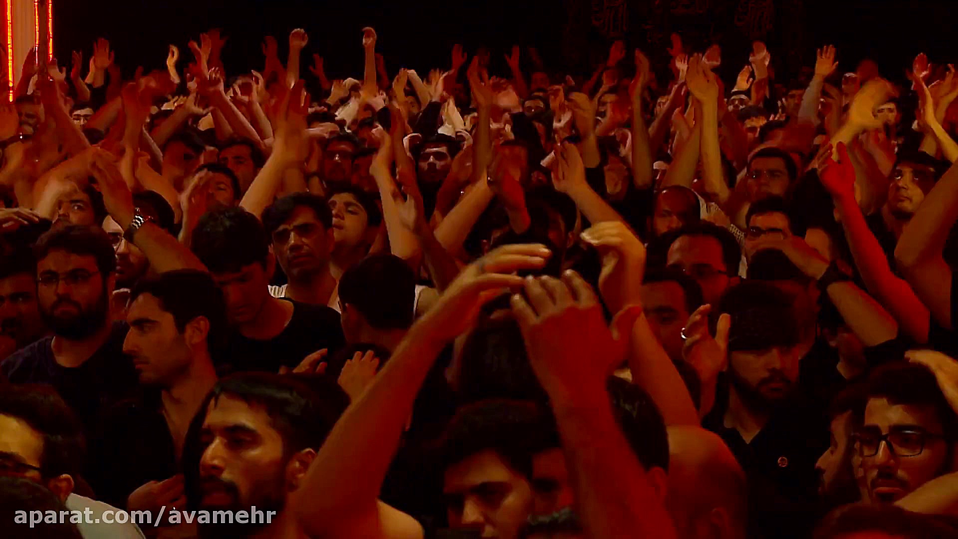 این منم ام البنین دارد تماشا...