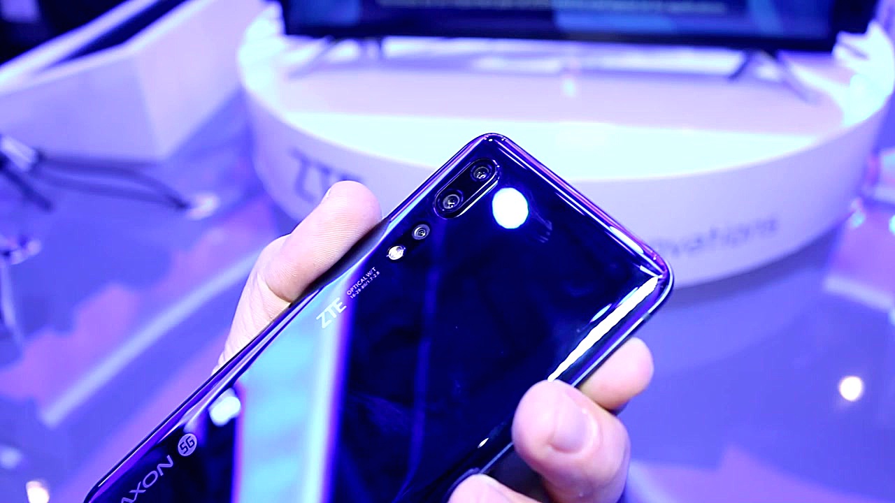 نگاه اولیه به گوشی ZTE Axon 10...