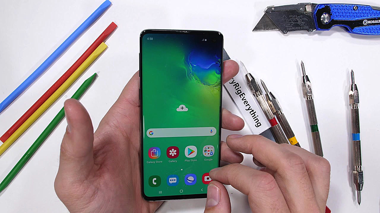 تست مقاومت گوشی گلکسی S10  پرچ...