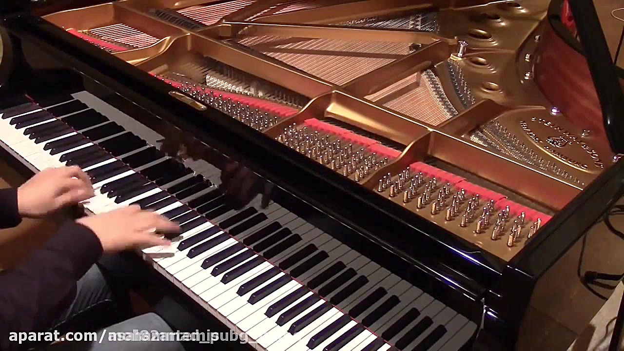 موزیک توکیو غول با پیانو