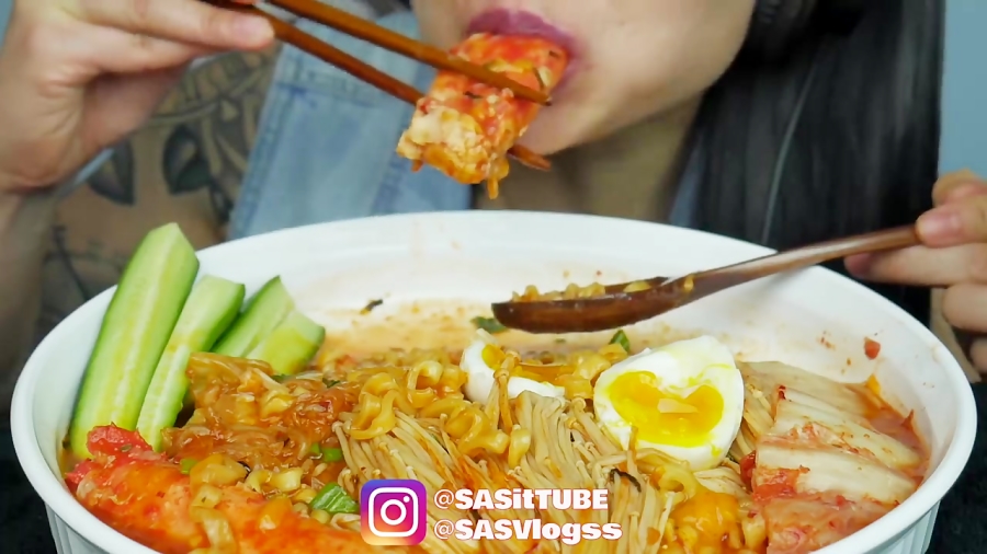 چالش غذا خوری اسمر:خوردن نودل...