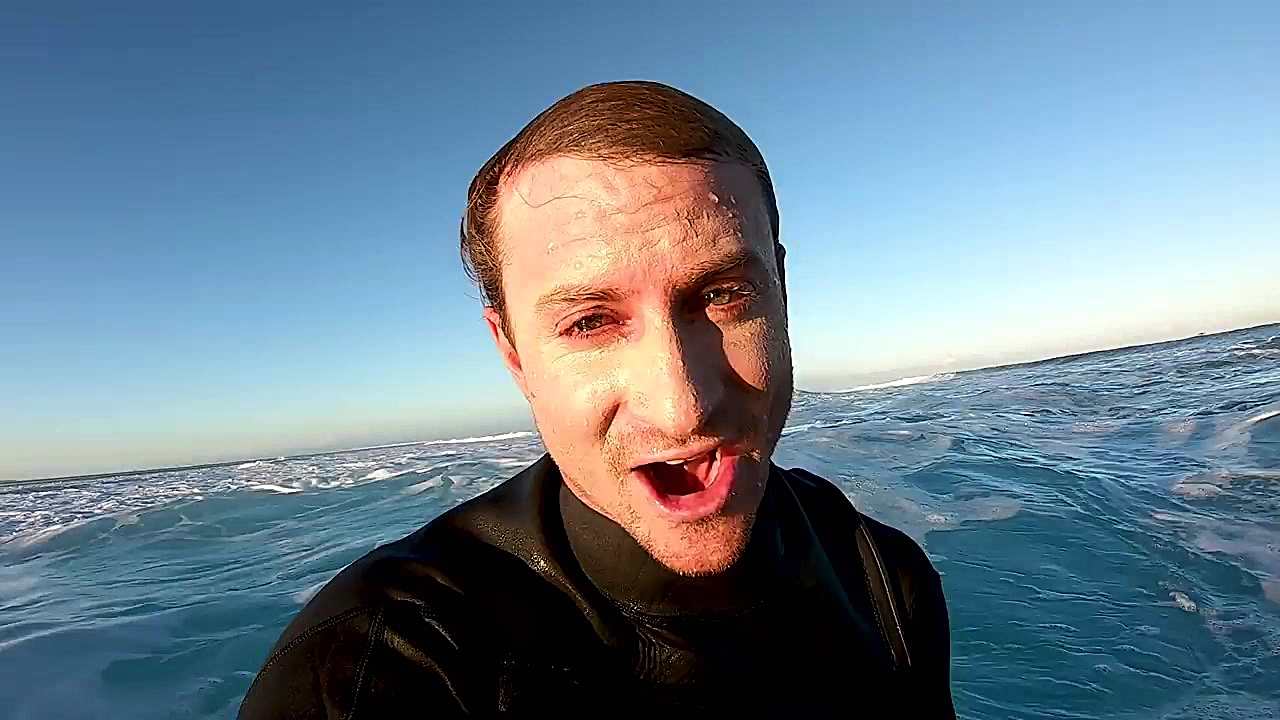 موج سواری در میان امواج عظیم گ...