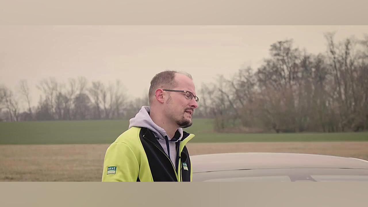 درگ ریس تسلا مدل 3 و آئودی TT