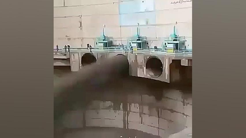 سیل و طغیان آب نزدیک به خوزستا...