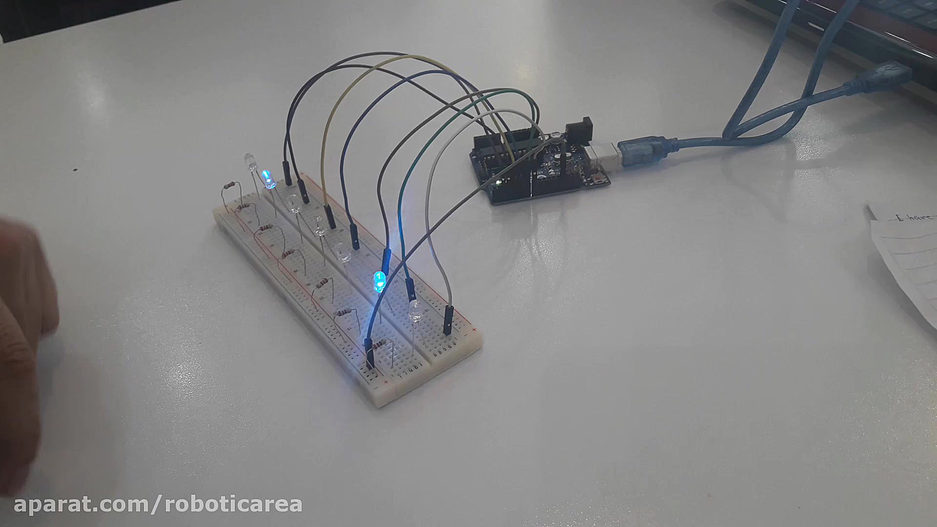 توضیحات در مورد سرعت رقص نور (...