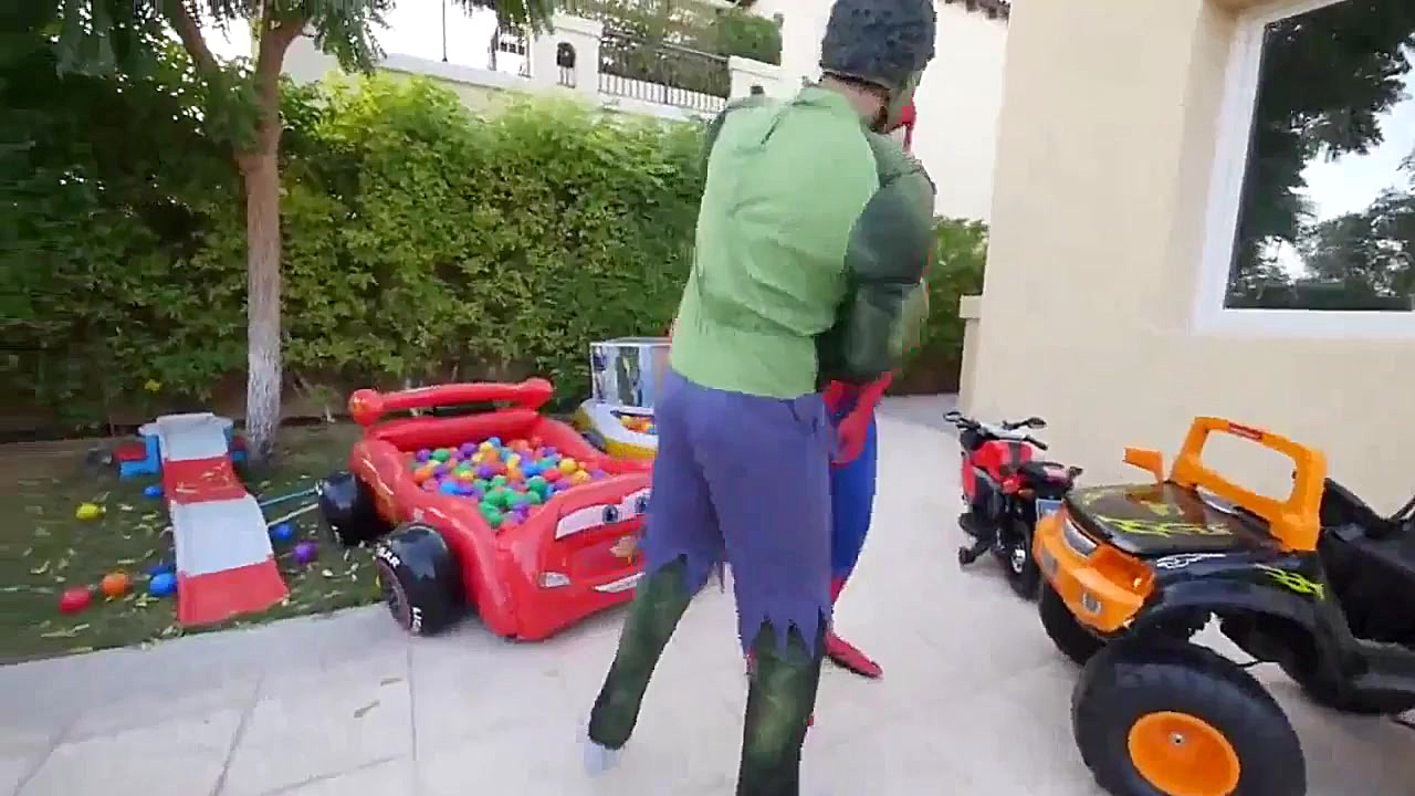 دلقک قاتل ترسناک به دنبال میکی...