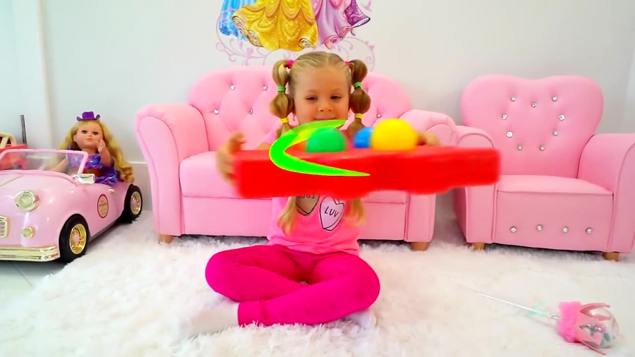 Diana Pretend Play with Buildi...