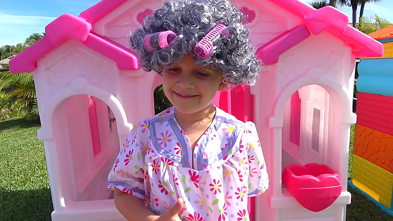 دیانا و لرا کلوچه می فروشند و...