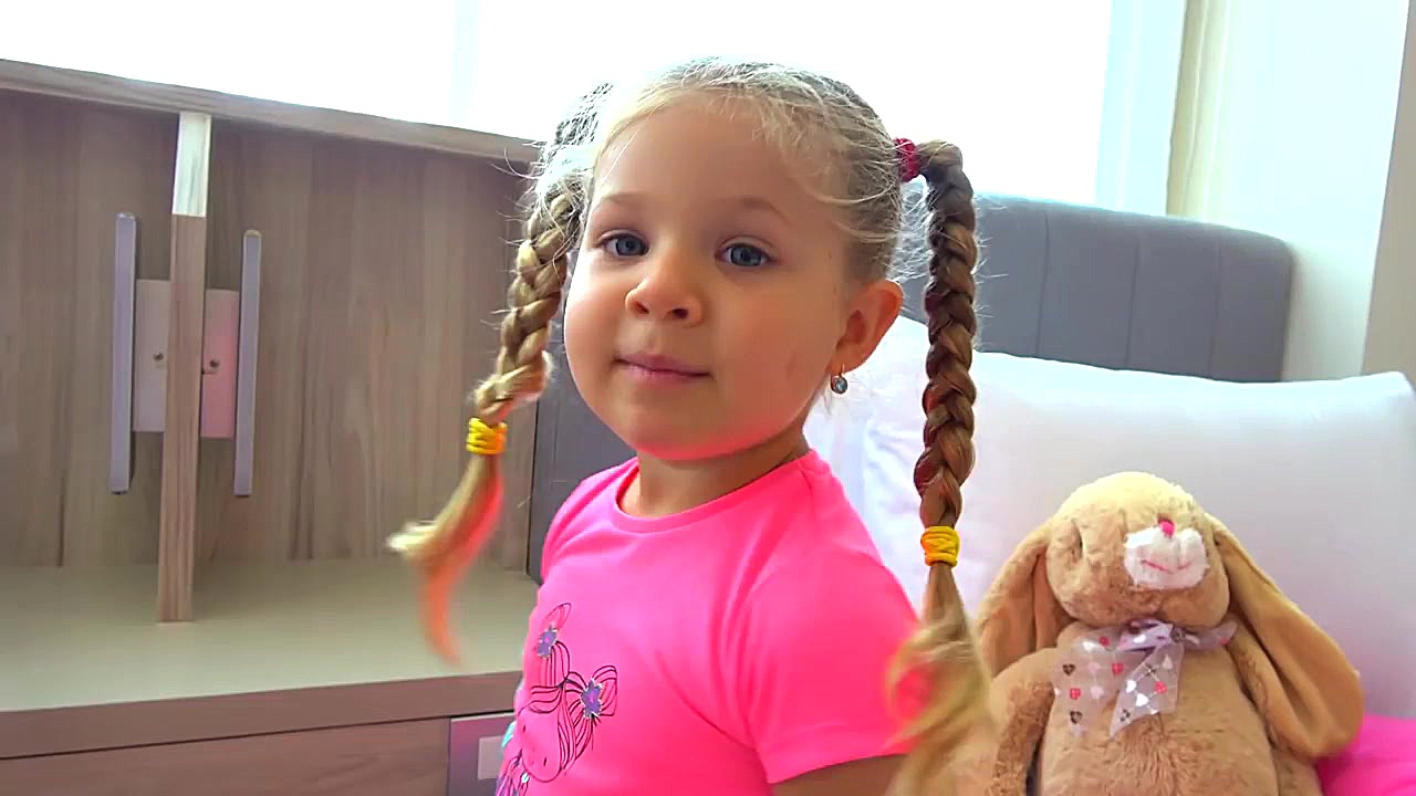 بچه ها خانه را مرتب می کنند