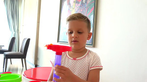 دیانا پرستار بچه میشه