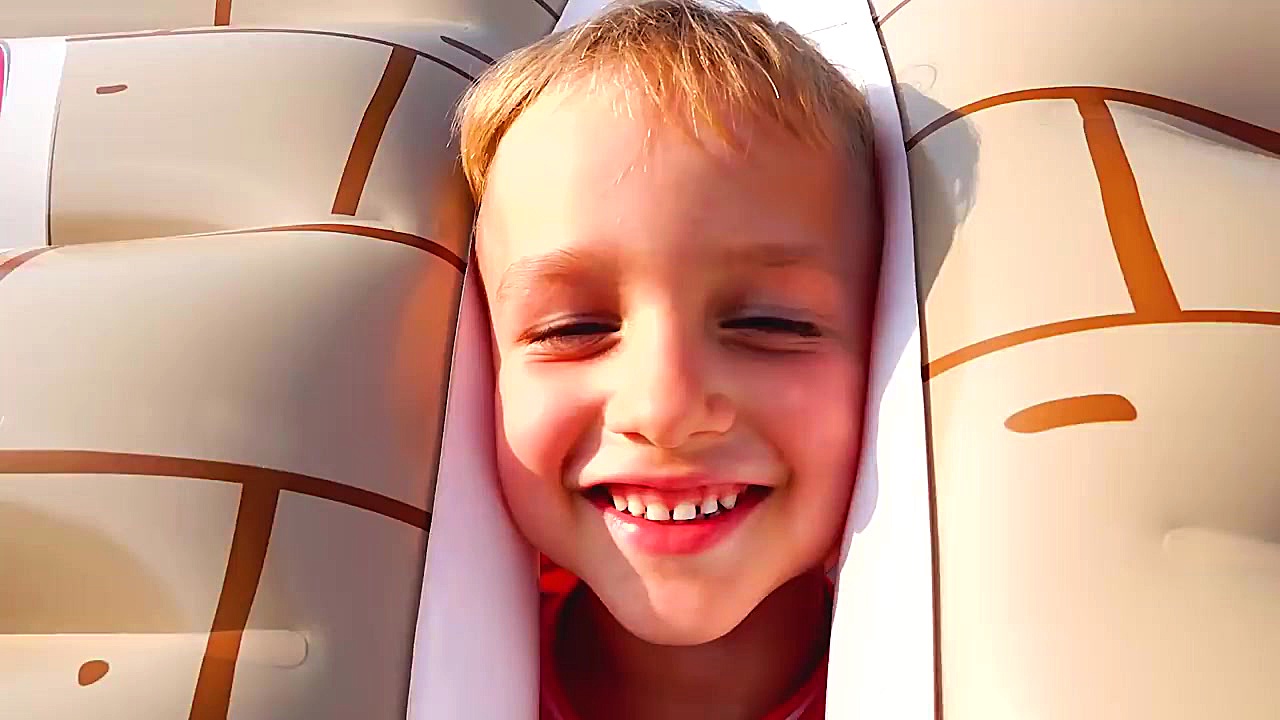 برنامه کودک: ولاد و نیکیتا با...