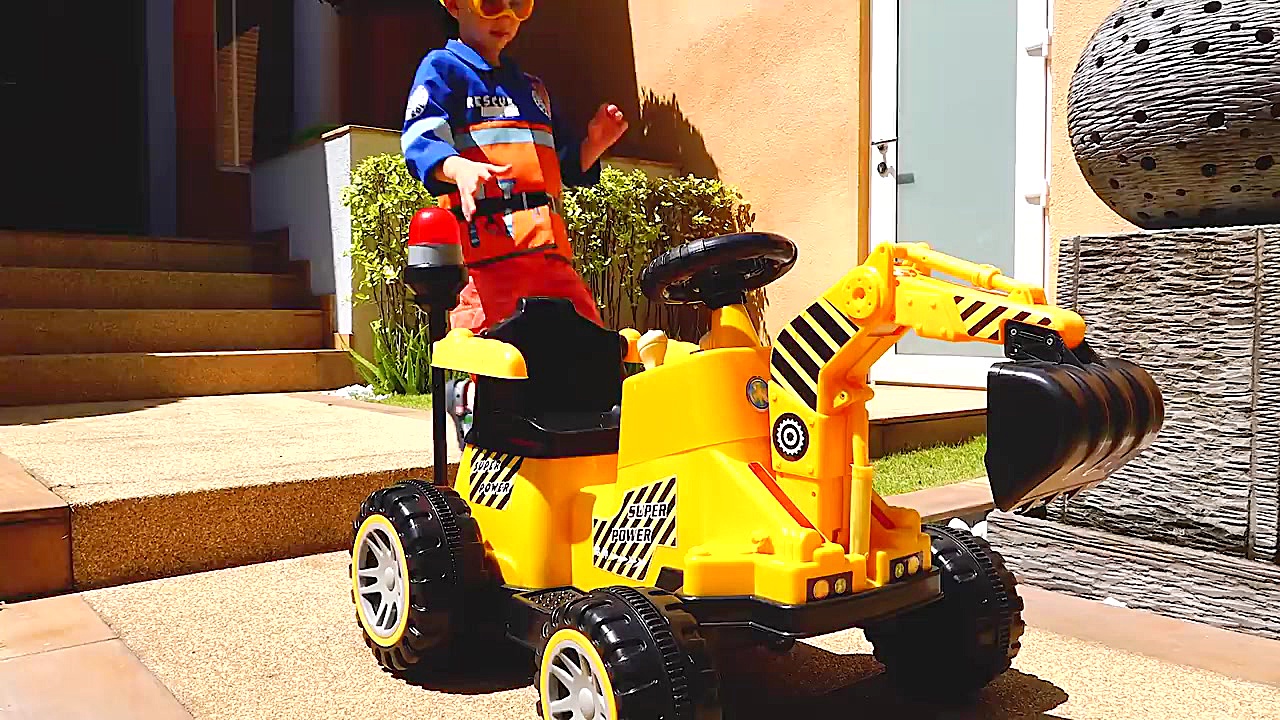 برنامه کودک: ولاد با تراکتورش...