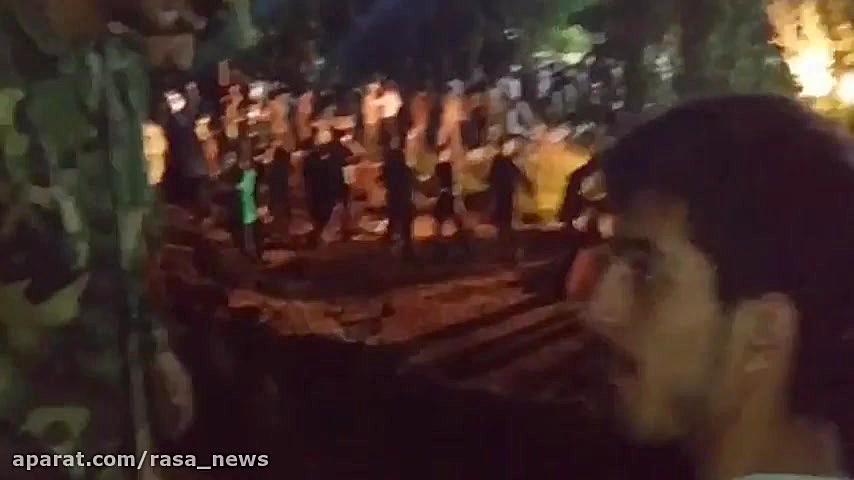 کمک رسانی جوانان در ساخت سیل ب...