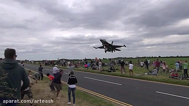 پرواز جنگنده اف 16 نزدیک زمین