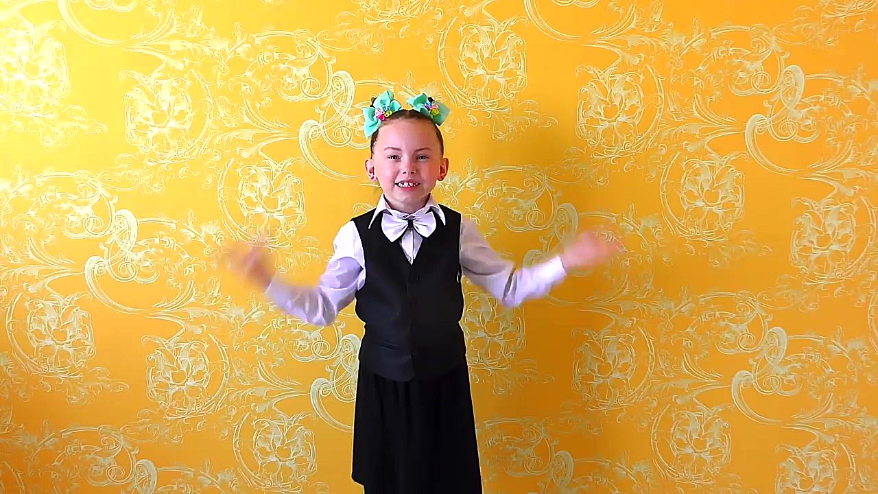 آلیس به همراه فروزن السا و آنا...