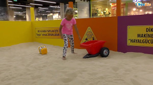 یک ساعت تفریح و شادی و ماسه با...