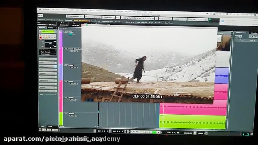 دودوک نوازی استاد امین رحیمی در فیلم سینمایی آن دو با بازی نوید محمد زاده
