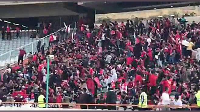 درگیری هواداران سپاهان و پرسپو...