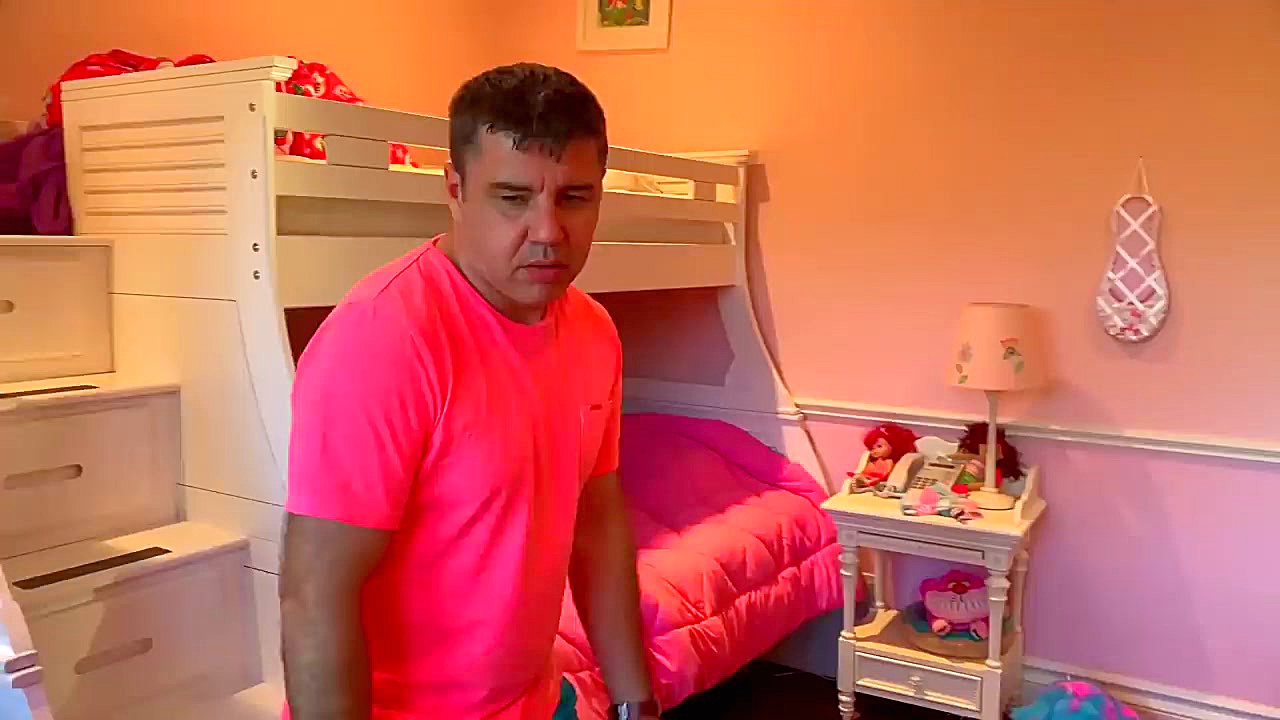 استیسی بازی میکنه و نمیذاره با...