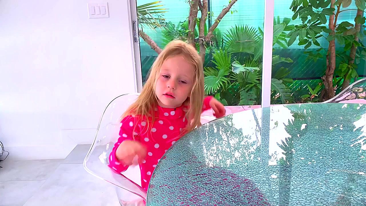 استیسی و بابایی با هم به مدسه...