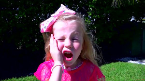 استیسی یه خونه ی اسباب بازی جد...