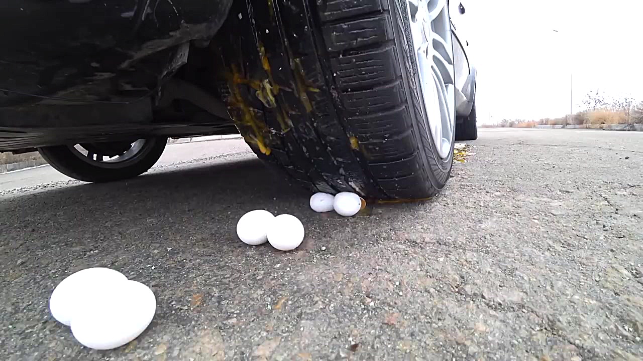 EXPERIMENT: CAR VS CHRISTMAS O...