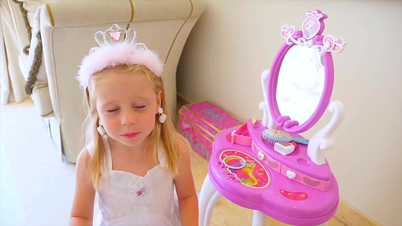 ناستیا و آینه جادویی